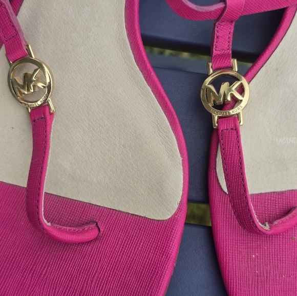 Michael Kors Nora Wedge Sandals Sz 10M Shoes Raspberry Pink Thong Logo Leather - Picture 7 of 15